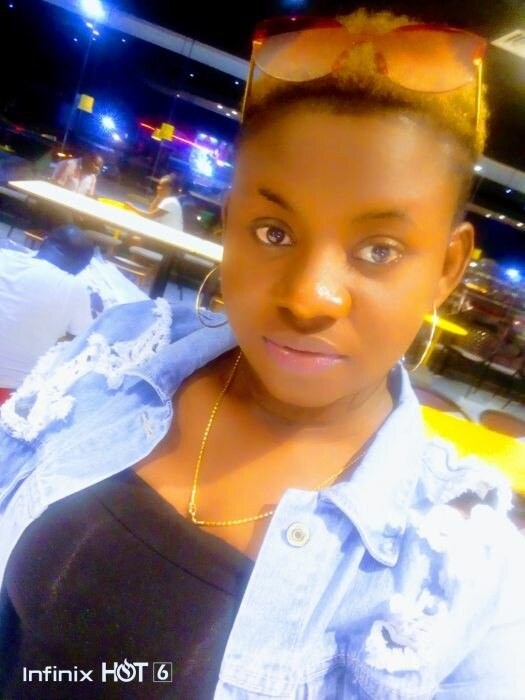 QueenieLuv, 27